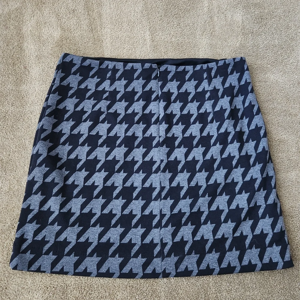 EUC Banana Republic Houndstooth Skirt - Picture 2 of 4